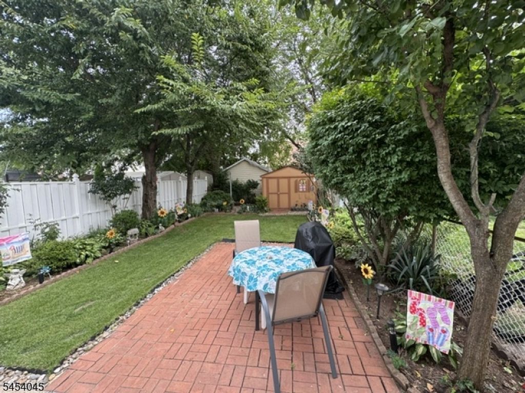 582 Garden Ave, Woodbridge Twp., NJ 07095 — photo 3