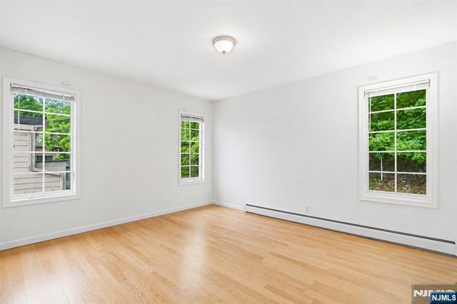 750 Undercliff Avenue, Edgewater, NJ 07020