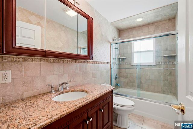 750 Undercliff Avenue, Edgewater, NJ 07020