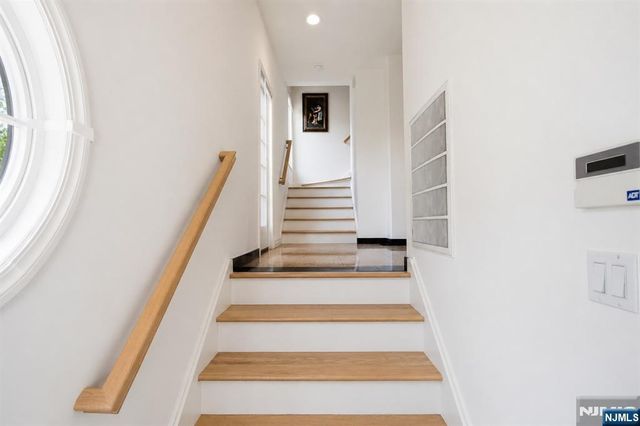 750 Undercliff Avenue, Edgewater, NJ 07020