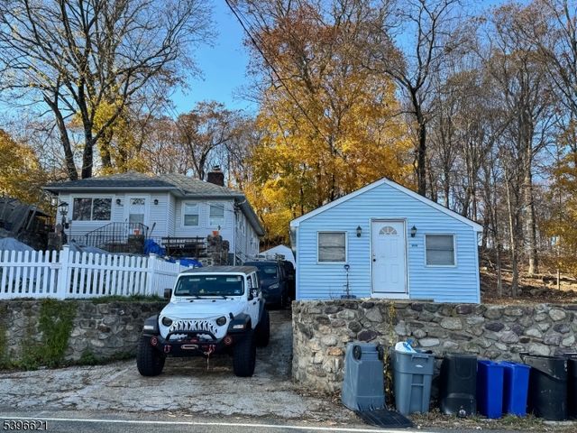 311 Lakeside Ave, Hopatcong Boro, NJ 07837