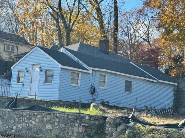 311 Lakeside Ave, Hopatcong Boro, NJ 07837