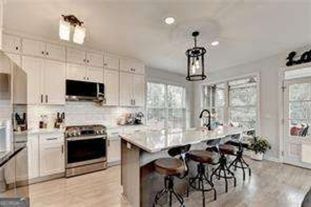 6980 Diana Circle, Gainesville, GA 30506