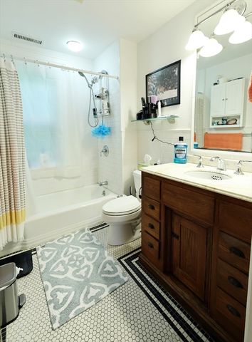107 Waban Hill Road R, Newton, MA 02467