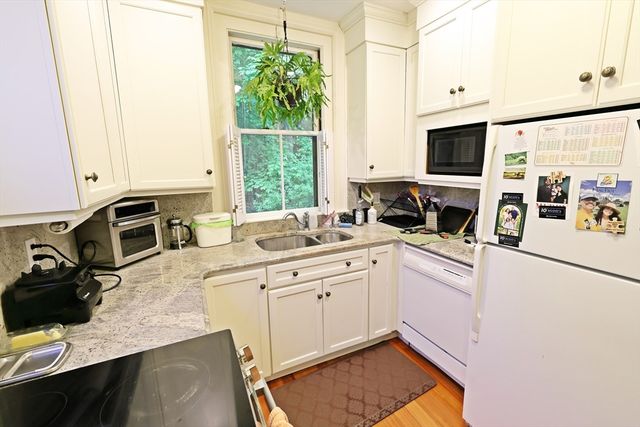 107 Waban Hill Road R, Newton, MA 02467