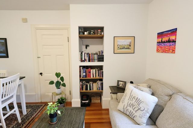 107 Waban Hill Road R, Newton, MA 02467