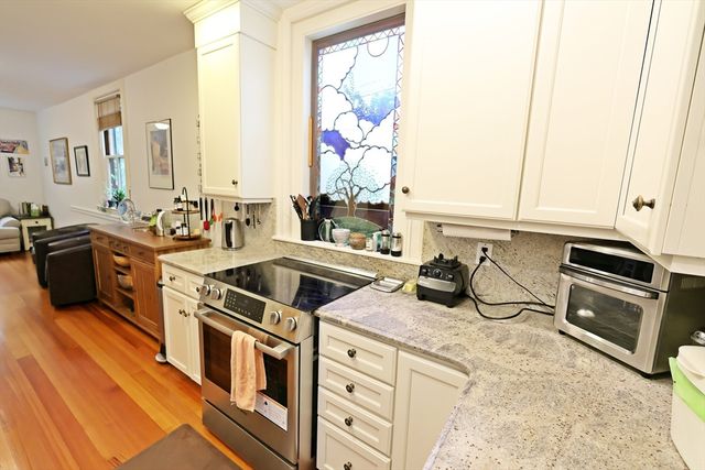 107 Waban Hill Road R, Newton, MA 02467