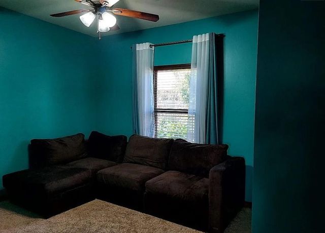 557 W Pine Rose Court Way, Mustang, OK 73064