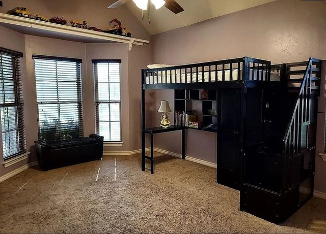 557 W Pine Rose Court Way, Mustang, OK 73064