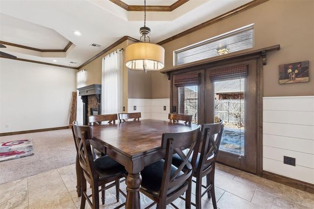 557 W Pine Rose Court Way, Mustang, OK 73064