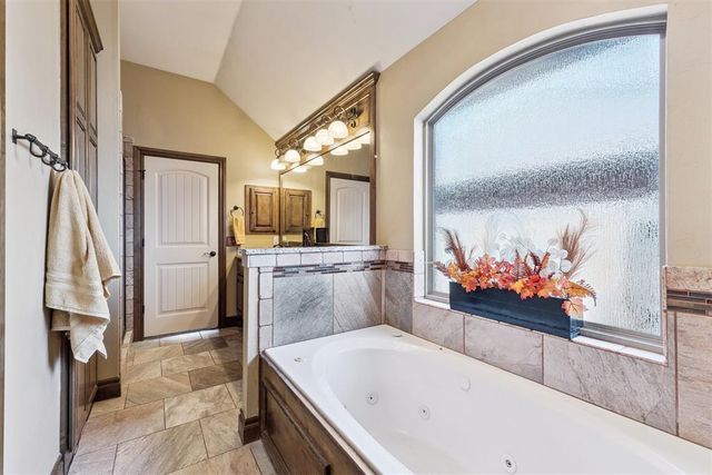 557 W Pine Rose Court Way, Mustang, OK 73064