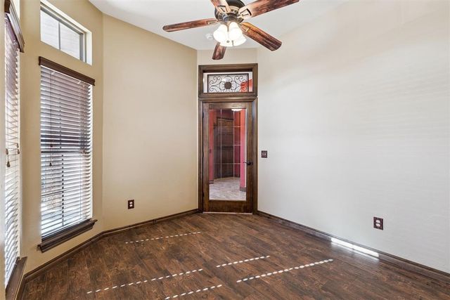 557 W Pine Rose Court Way, Mustang, OK 73064