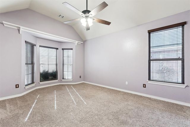 557 W Pine Rose Court Way, Mustang, OK 73064