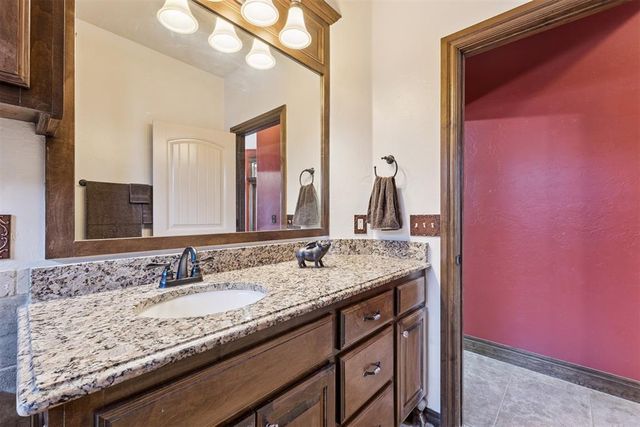 557 W Pine Rose Court Way, Mustang, OK 73064