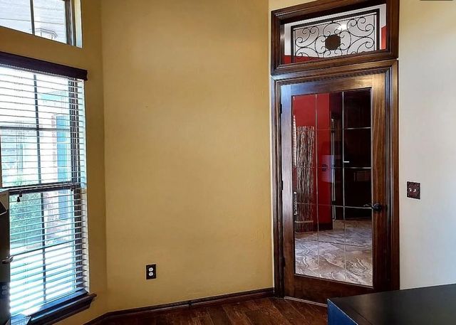 557 W Pine Rose Court Way, Mustang, OK 73064