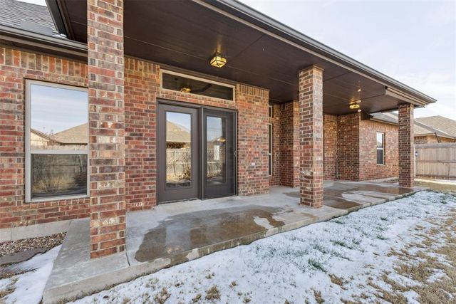 557 W Pine Rose Court Way, Mustang, OK 73064