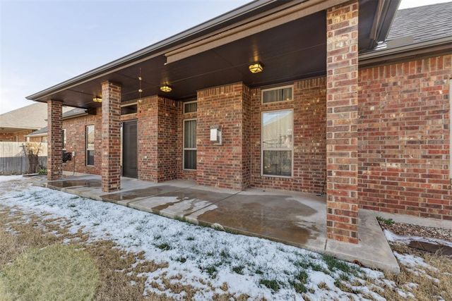557 W Pine Rose Court Way, Mustang, OK 73064