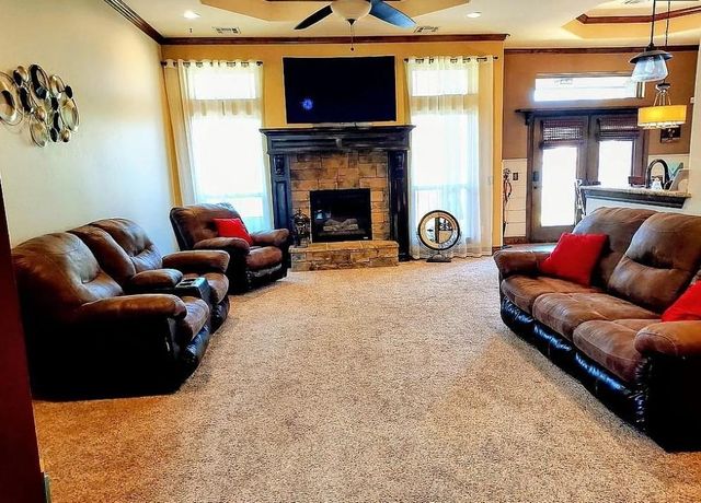 557 W Pine Rose Court Way, Mustang, OK 73064