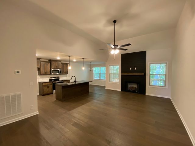 762 Gleason Dr, Clarksville, TN 37042