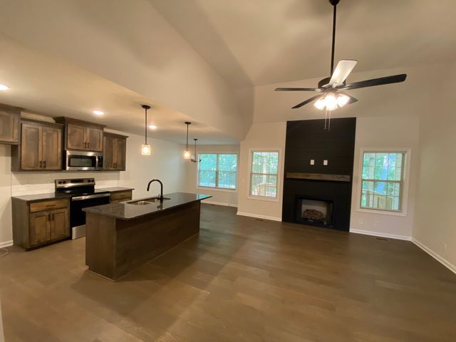 762 Gleason Dr, Clarksville, TN 37042