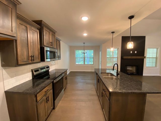 762 Gleason Dr, Clarksville, TN 37042