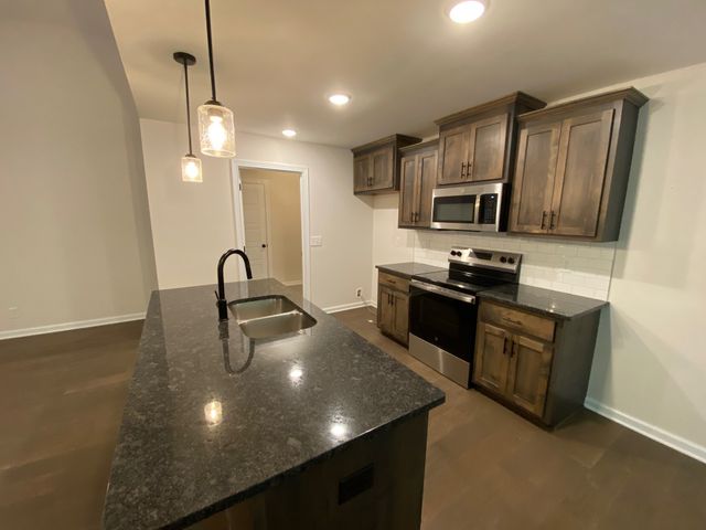 762 Gleason Dr, Clarksville, TN 37042