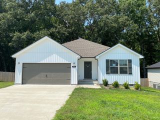 762 Gleason Dr, Clarksville, TN 37042