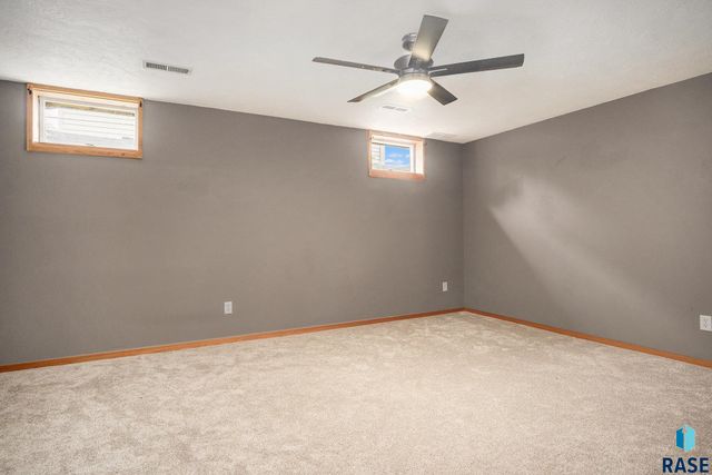 1601 E Keystone Dr, Brandon, SD 57005