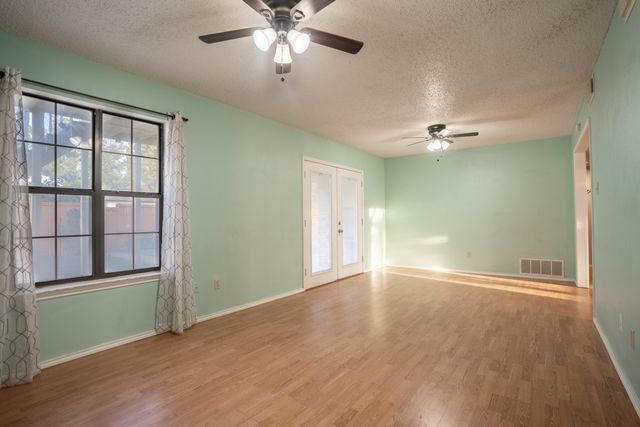 512 N Grover Avenue, Lubbock, TX 79416