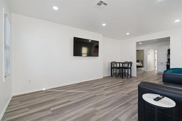 1200 NE 17th Street B, Oklahoma City, OK 73111