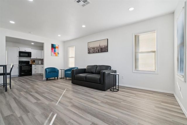 1200 NE 17th Street B, Oklahoma City, OK 73111