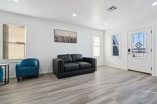 1200 NE 17th Street B, Oklahoma City, OK 73111