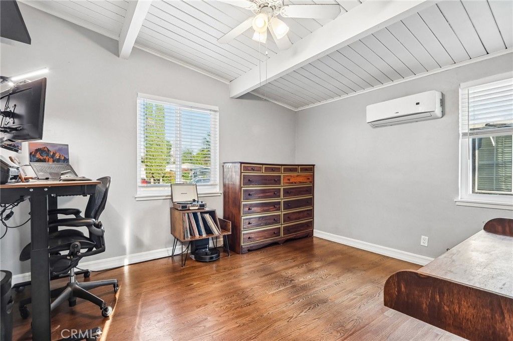Image 10 of property listing at 8411 Mammoth Avenue, Panorama City, CA 91402