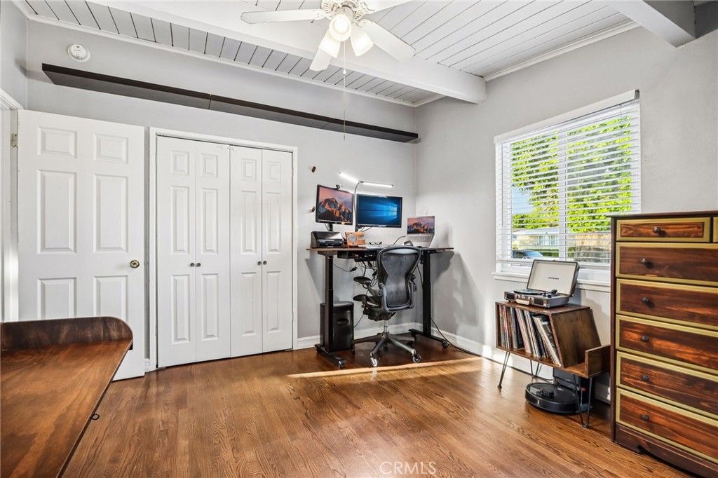 Image 11 of property listing at 8411 Mammoth Avenue, Panorama City, CA 91402