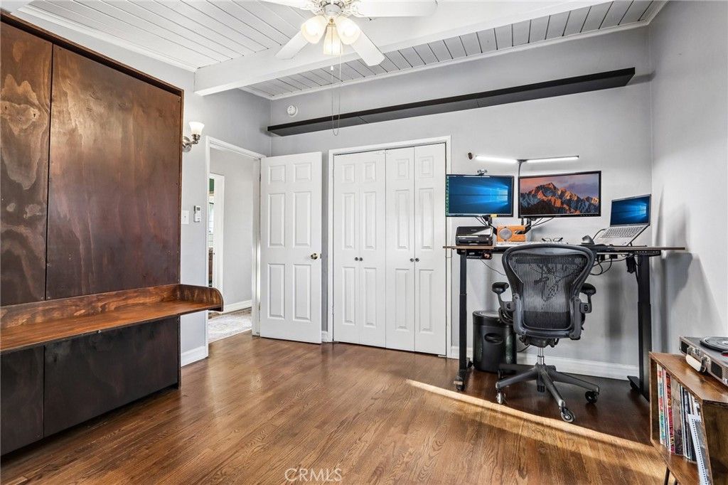 Image 12 of property listing at 8411 Mammoth Avenue, Panorama City, CA 91402