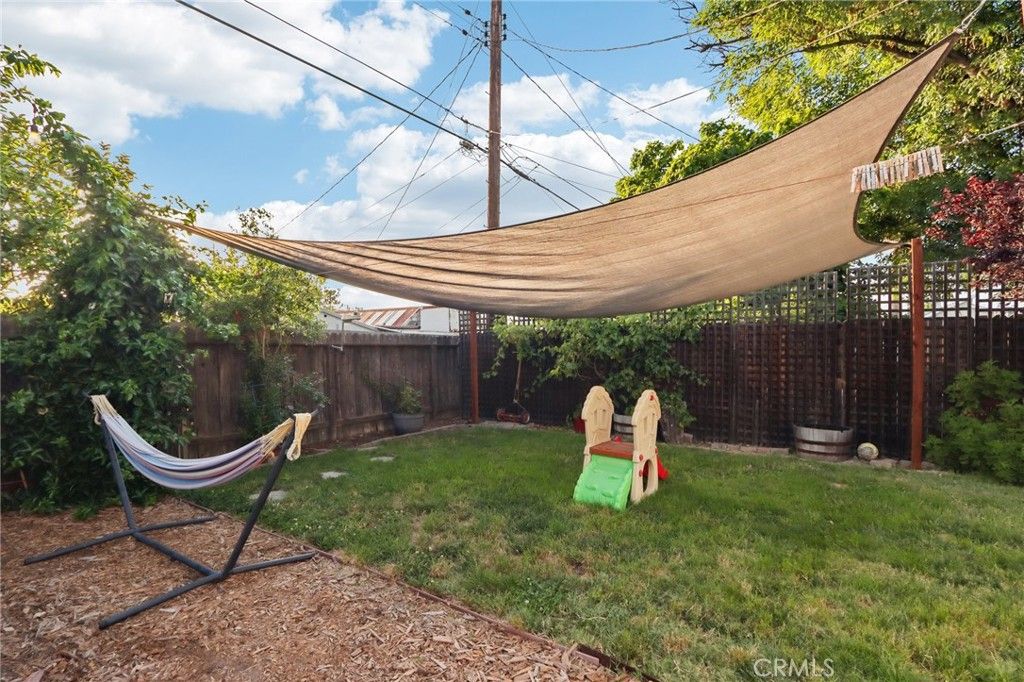 Image 18 of property listing at 8411 Mammoth Avenue, Panorama City, CA 91402