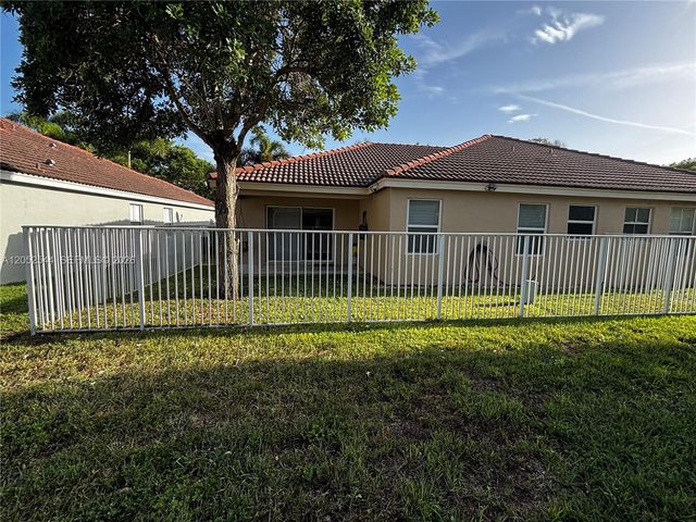 1879 Andromeda Lane, Weston, FL 33327