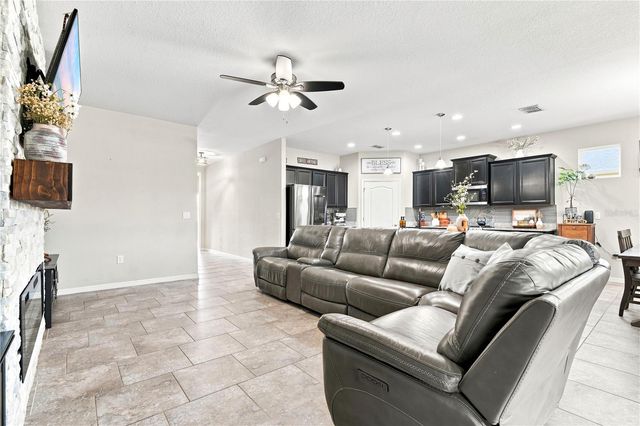 632 E VICTORIA TRAILS BOULEVARD, Deland, FL 32724