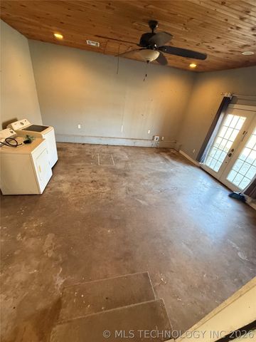 214 E PINE Place, Skiatook, OK 74070