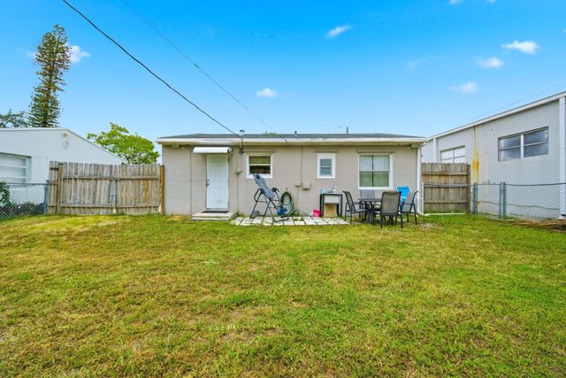 2120 Taylor Street, Hollywood, FL 33020