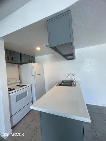 3232 W JACKSON Street Apt 4, Phoenix, AZ 85009