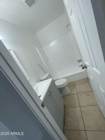 3232 W JACKSON Street Apt 4, Phoenix, AZ 85009