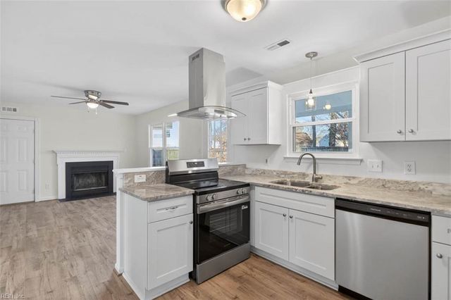 706 Lateen CT, Newport News, VA 23608