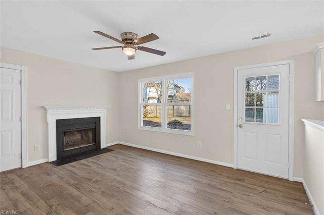 706 Lateen CT, Newport News, VA 23608