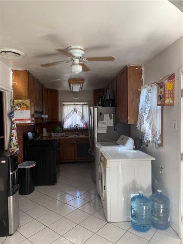 9387 Kaiser Ave., Fontana, CA 92335