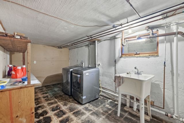 19 Miller Stile Rd, Quincy, MA 02169