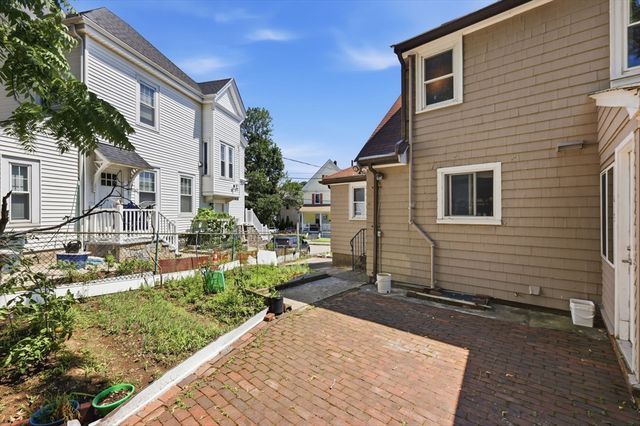19 Miller Stile Rd, Quincy, MA 02169