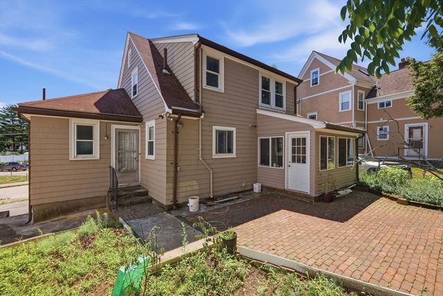 19 Miller Stile Rd, Quincy, MA 02169