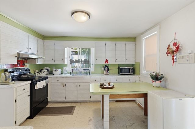 19 Miller Stile Rd, Quincy, MA 02169
