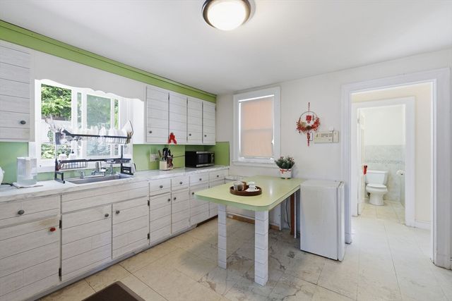 19 Miller Stile Rd, Quincy, MA 02169